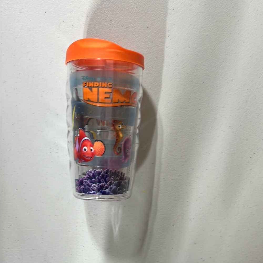 Tervis Finding Nemo Tumbler with Orange Lid